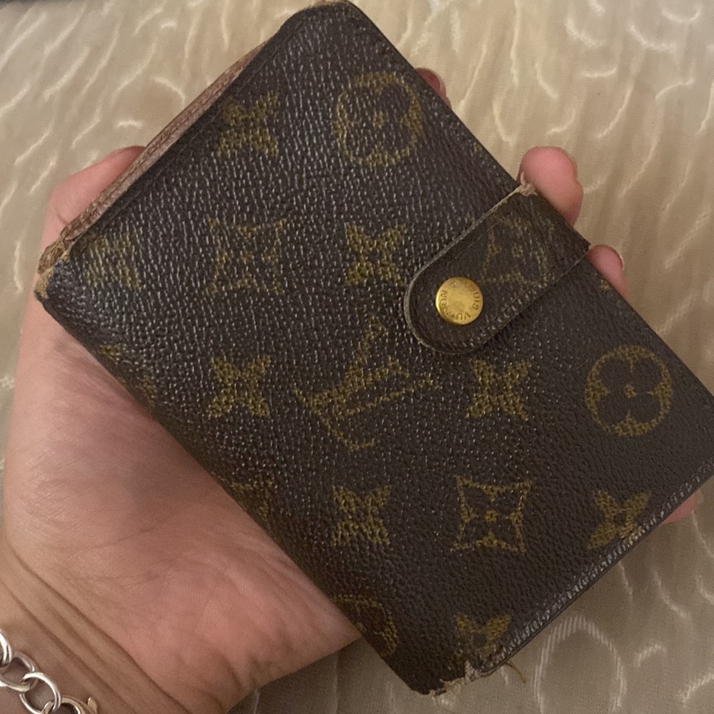 Louis Vuitton Wallet authentic